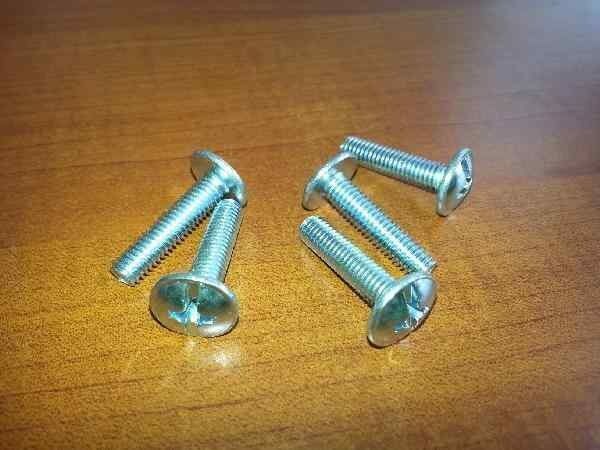 Mobylette Kapak Vidası 5*20