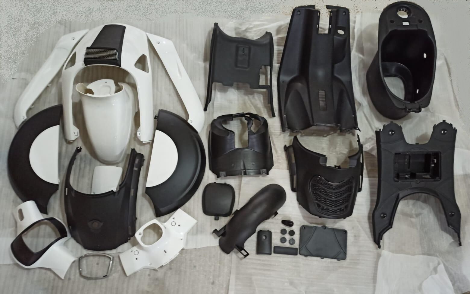 Mondial Revival 50 Kaporta Seti Siyah 25 Parça