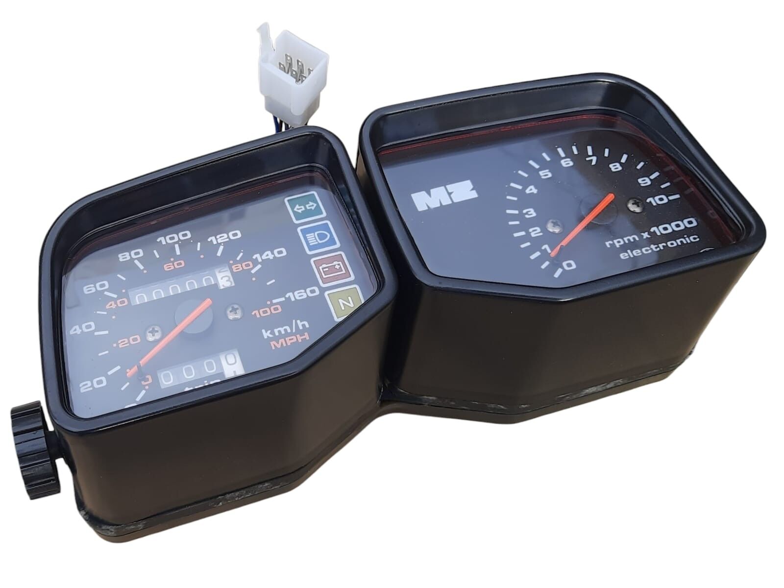 Mz251 Km Saati Kare Tw